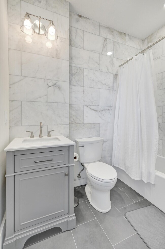 Building Photo - 3600 NW 5th Terrace