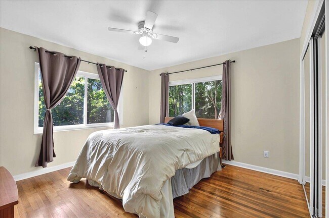 Building Photo - 1205 Gardenia Dr