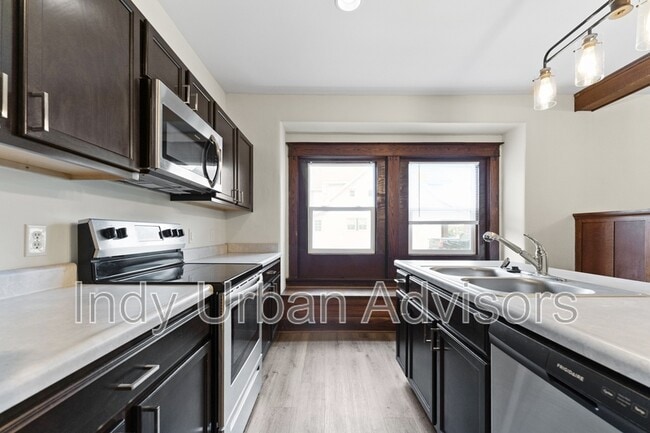 Building Photo - 1306 Woodlawn Ave