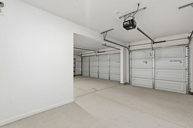 Building Photo - Modern Comfort Meets Desert Serenity – 4 Bed Rocking K Rental Home Available Now!