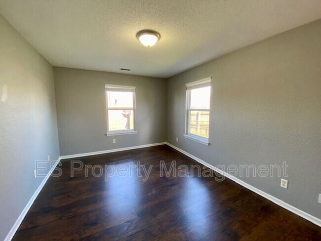 Building Photo - 4028 Dogwood Ln