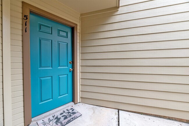 Building Photo - 2121 Hepburn St