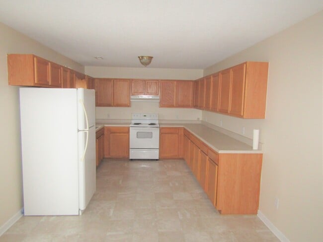 Building Photo - 205 Stag Ct