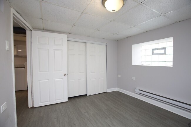 Building Photo - 3521 W Grace St