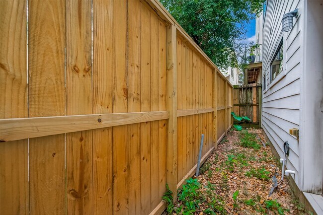 Building Photo - 1620 McDonald St