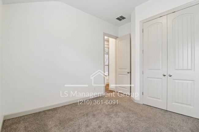 Building Photo - 1041 Water Oak