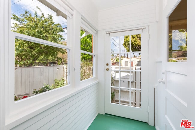 Building Photo - 9980 Braddock Dr