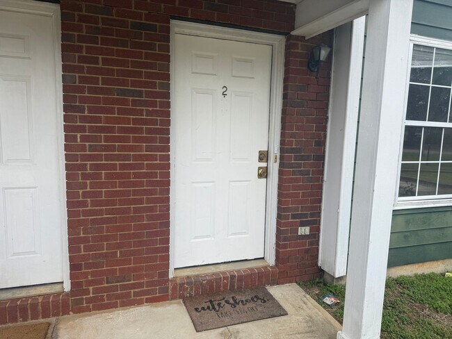 Building Photo - 2540 Barnesdale Wy