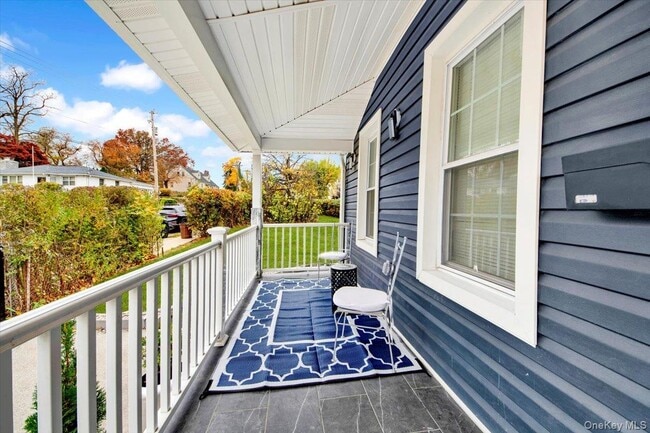 Building Photo - 75 W Kingsbridge Rd