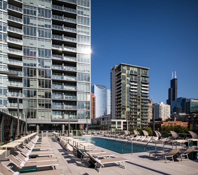 Building Photo - 351 N Halsted St