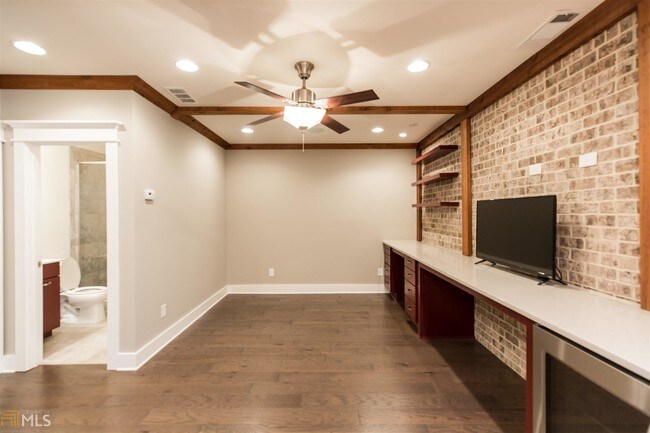 Building Photo - 3348 Turngate Ct
