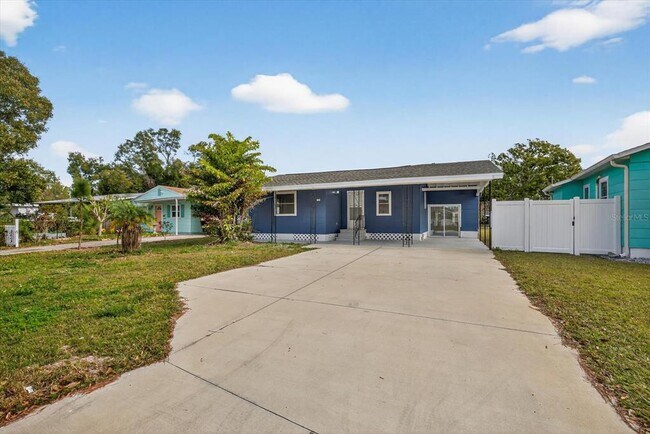 Building Photo - 5801 Magnolia St N