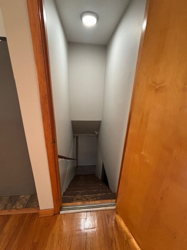 Building Photo - 891 Hill St