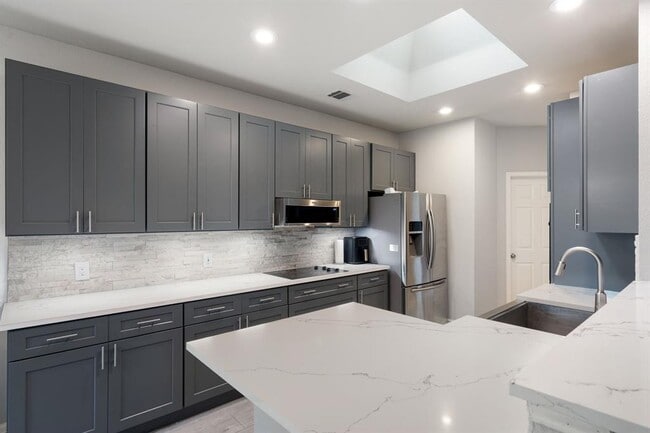 Building Photo - 2812 Cascade Falls Dr