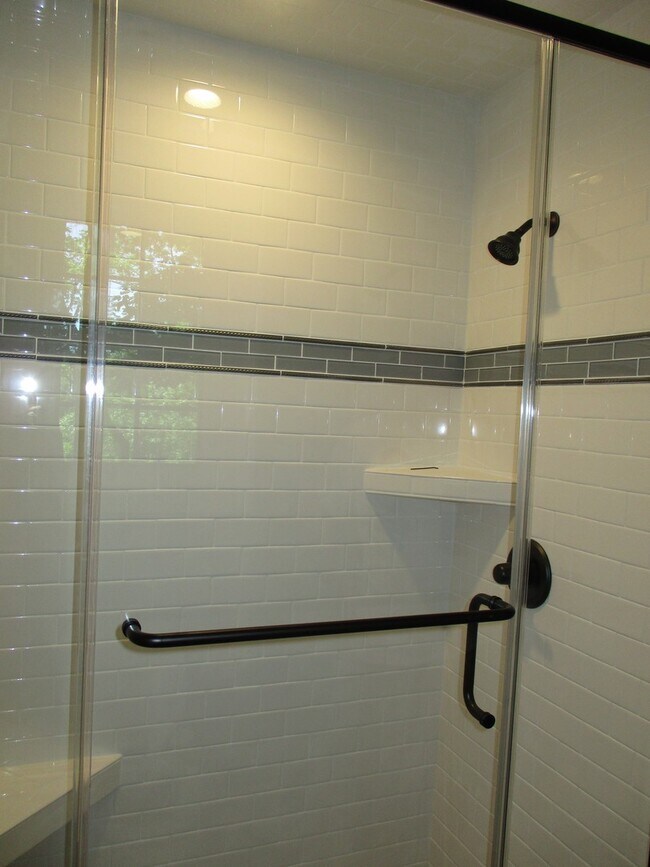 Building Photo - 3 Bedroom 2 Bath Home For Rent Across From...