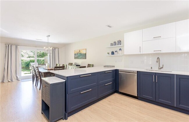 Building Photo - 112 Harrison Ave