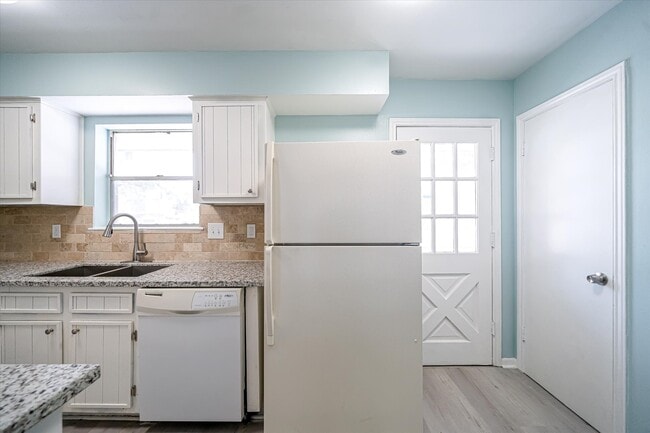 Building Photo - 2574 Marilee Ln