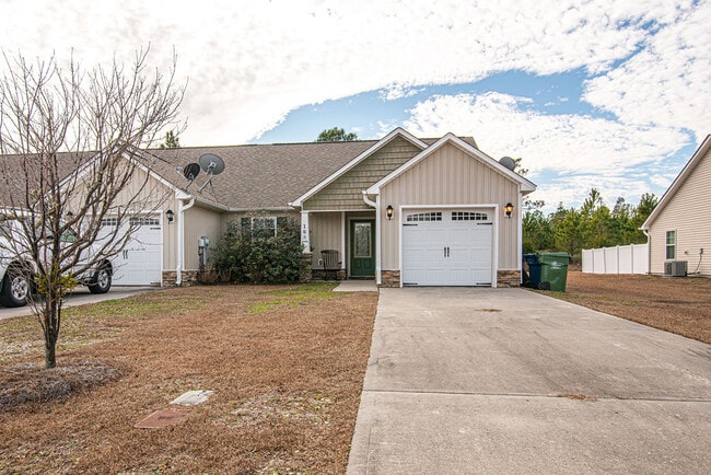 Primary Photo - 168 Pine Hollow Rd