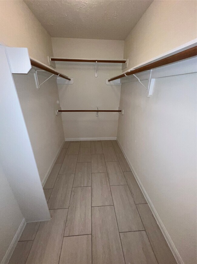 Building Photo - 21810 N Tangle Creek Ln