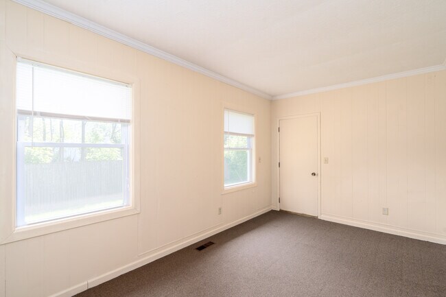 Building Photo - 2 Rorbach Ln