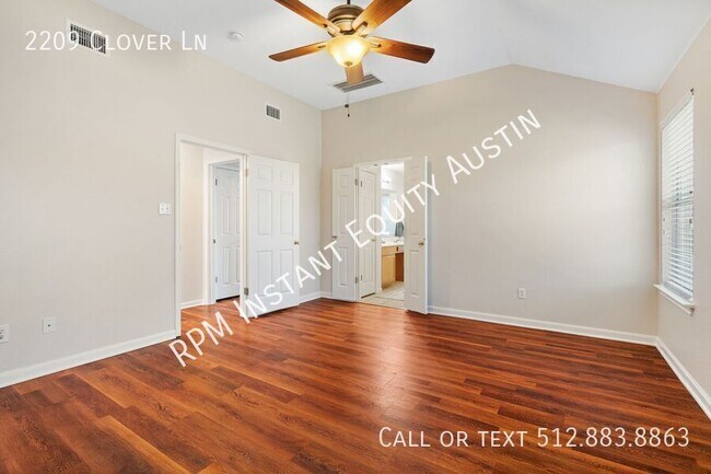 Building Photo - 2209 Clover Ln