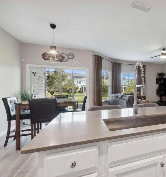 Building Photo - 357 Boracay Cir