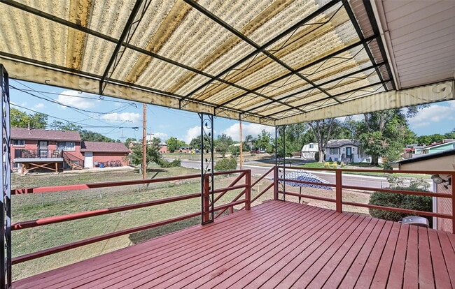 Building Photo - Welcome to this spacious 3+ bed, 2-bath bi-level home in Arvada - Available Now!