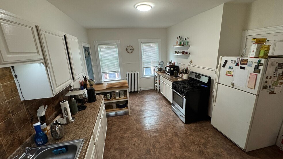 Building Photo - 66 Hall Ave