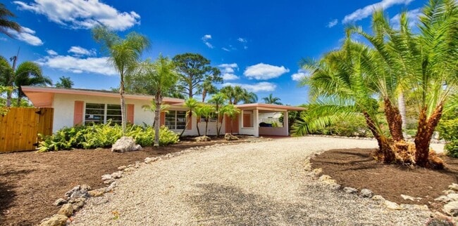 Building Photo - Beach Bungalow on Venice Island ~ Coming J...