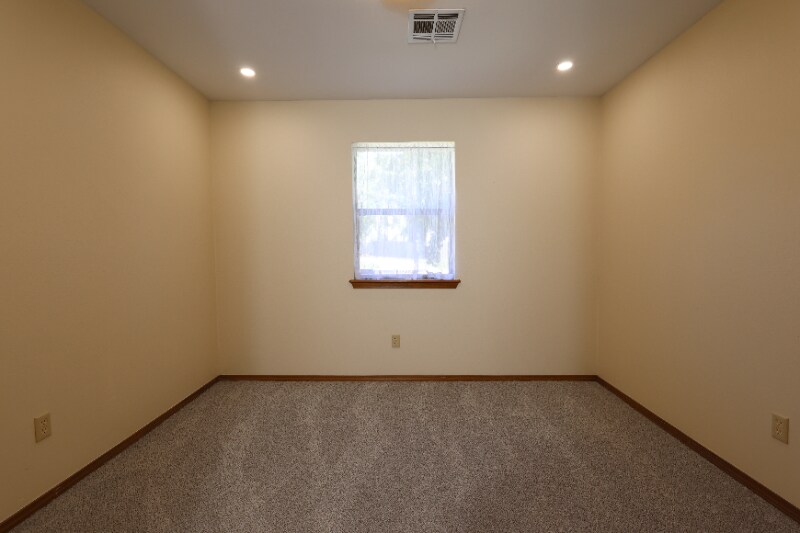 Building Photo - 610 E Peoria Ave