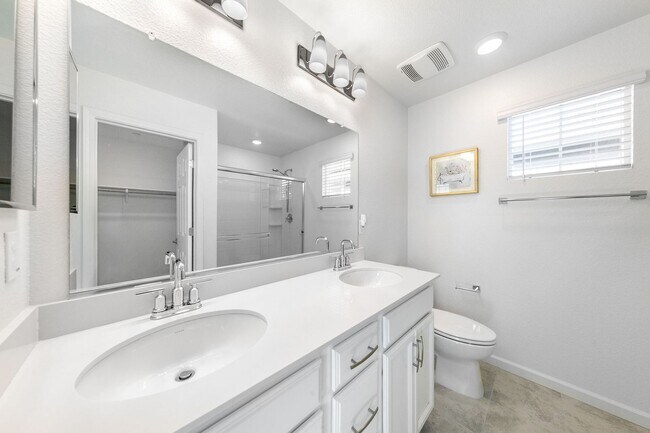 Building Photo - Citrus Heights AMAZING FLOOR-PLAN (Solar) ...