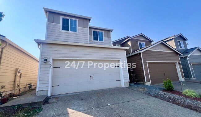 Building Photo - *1/2 OFF FIRST MONTH'S RENT* Magnificent 4BD I 2.5BA Molalla Home