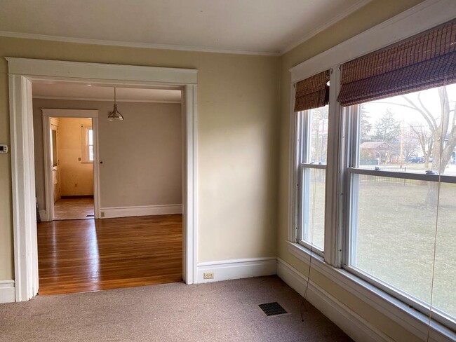 Building Photo - 306 Steuben St