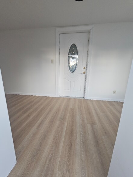 Primary Photo - 1210 Mechanic St