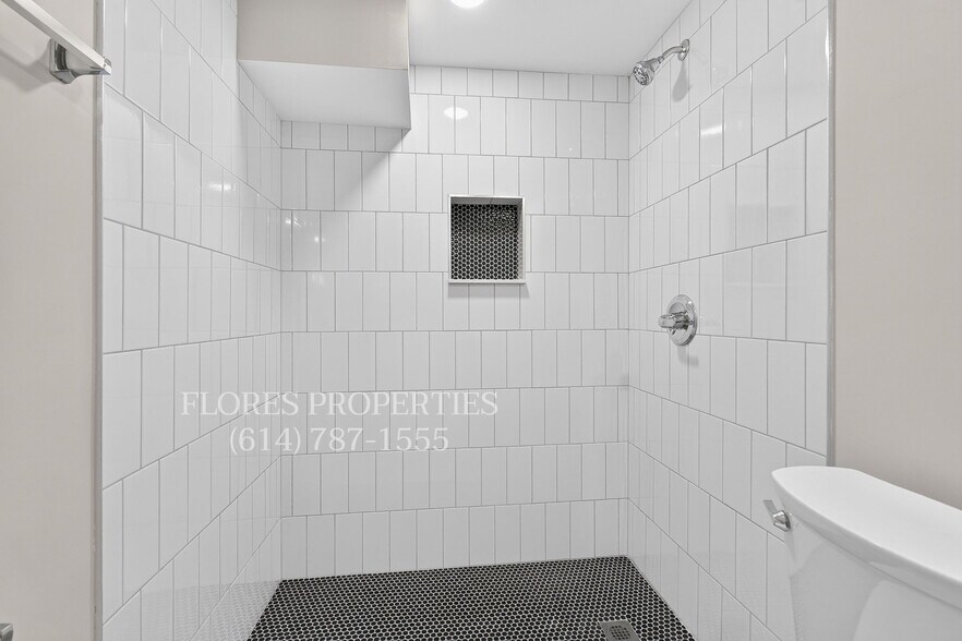 Building Photo - 1136 Pauline Ave