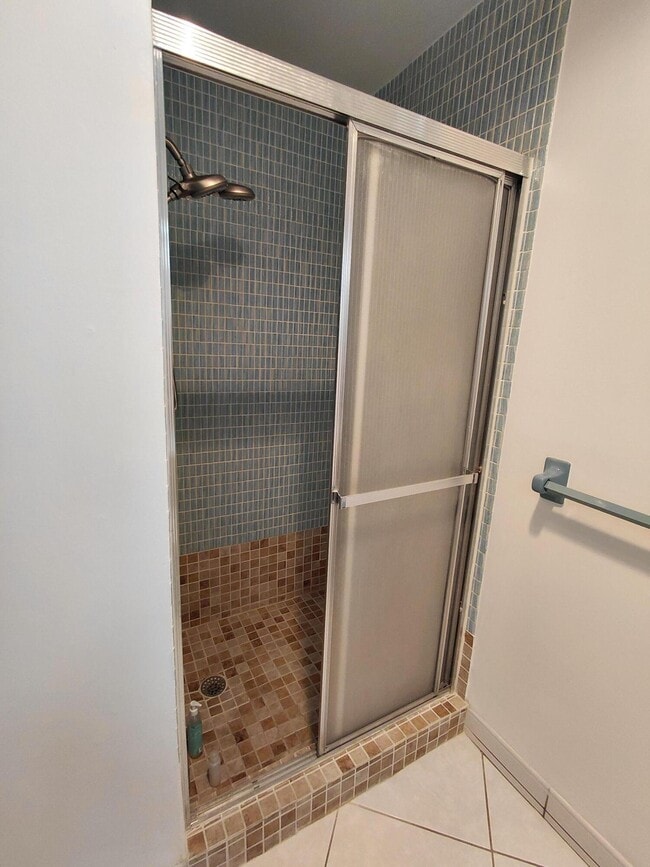 Building Photo - 5300 Washington St