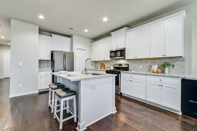 Building Photo - 1349 Eagle Ray St