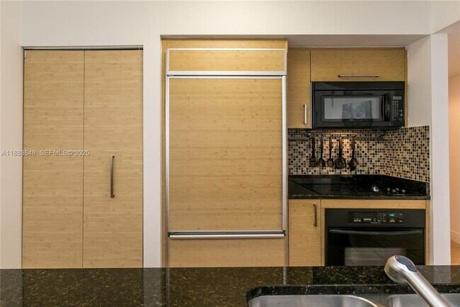 Building Photo - 1830 S Ocean Dr