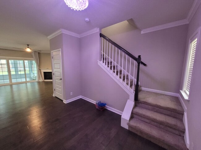 Building Photo - Beautiful 4 Bedroom, 2.5 Bath Home