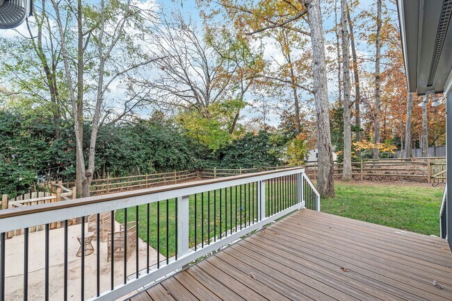 Building Photo - 3800 Terrebonne Ct