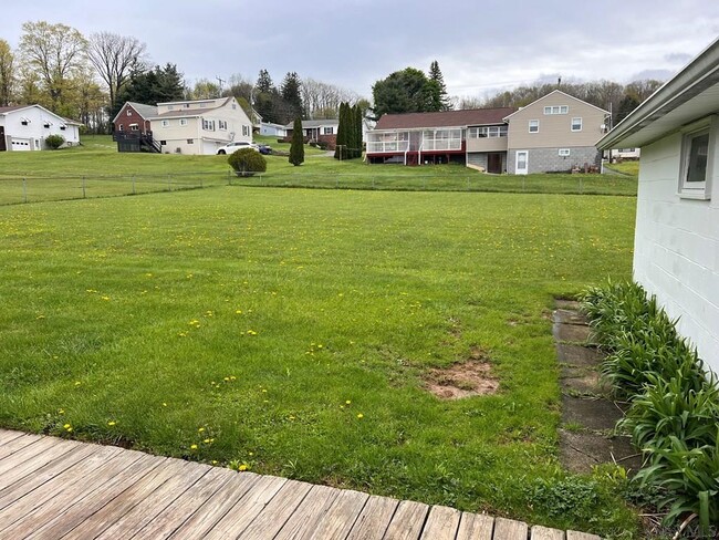 Building Photo - 108 Donald Ln