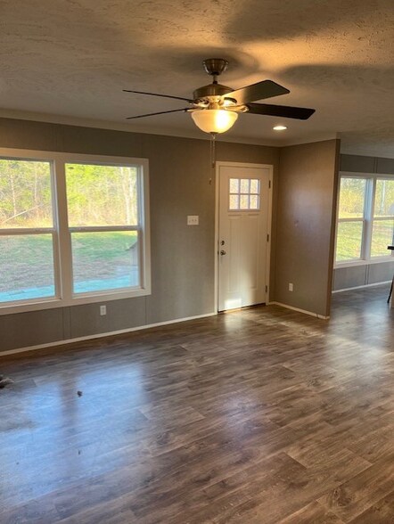 Building Photo - 733 Athens Rd