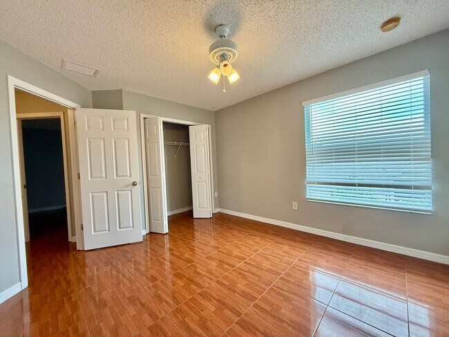 Building Photo - 677 Elbridge Dr