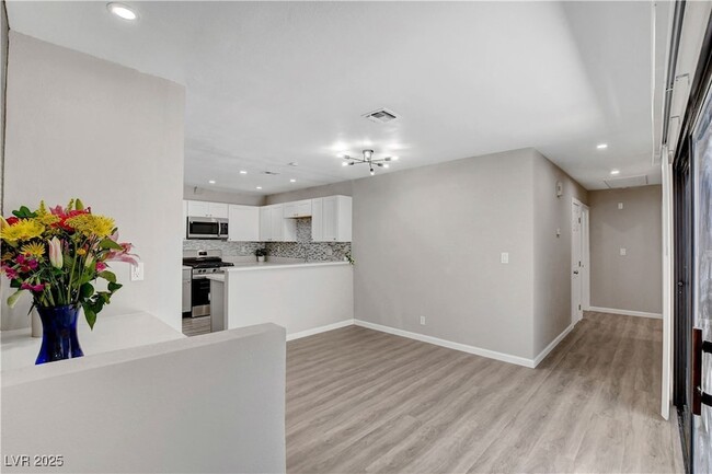 Building Photo - 612 Buttonwood Ln