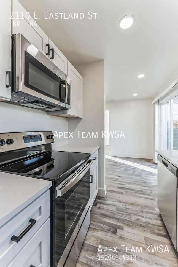 Building Photo - $825- Beautifully Remodeled 1 Bed | 1 Bath...