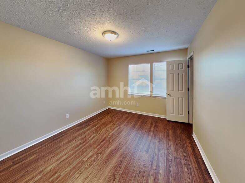 Building Photo - 1777 Woodstock Dr