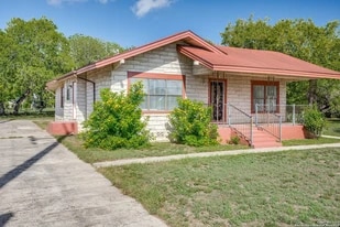 Building Photo - 2739 SE Loop 410