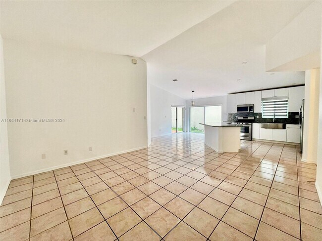 Building Photo - 9941 NW 32nd St