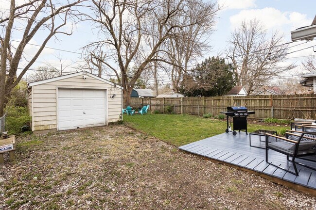 Building Photo - 5144 Primrose Ave