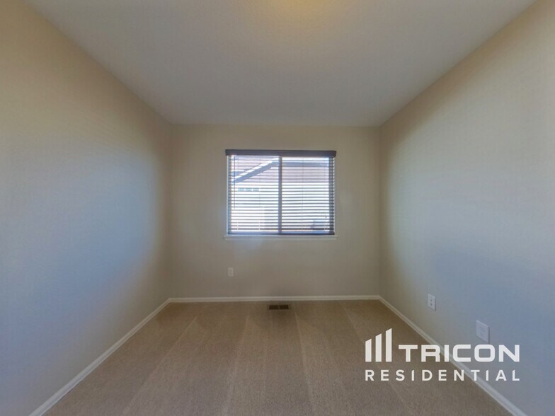 Building Photo - 931 Mount Shavano Ave